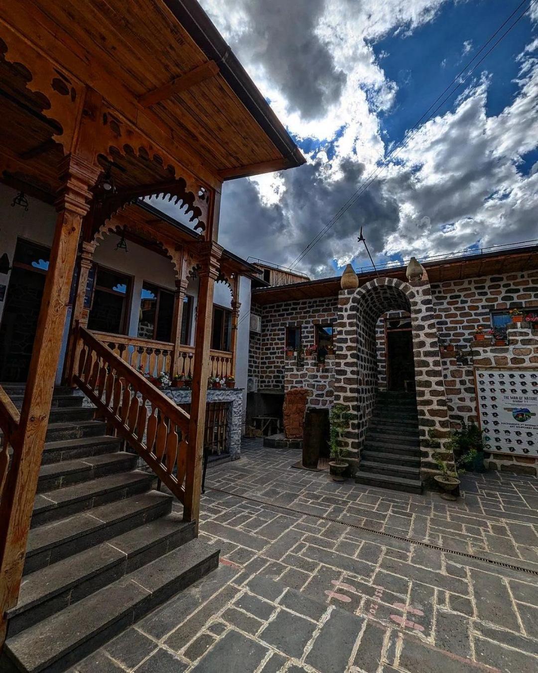 Machanents Art Hotel Vagharshapat Exterior photo