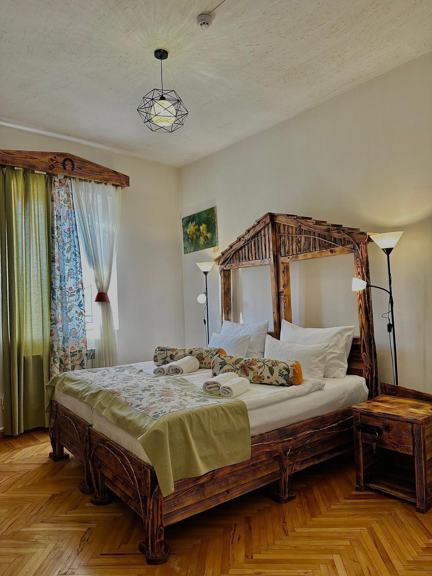 Machanents Art Hotel Vagharshapat Exterior photo