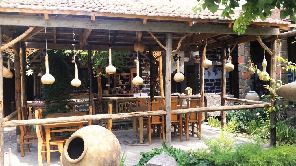 Machanents Art Hotel Vagharshapat Exterior photo