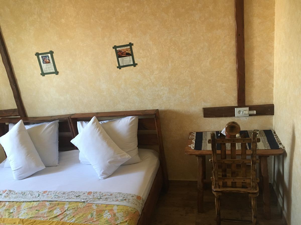 Machanents Art Hotel Vagharshapat Exterior photo