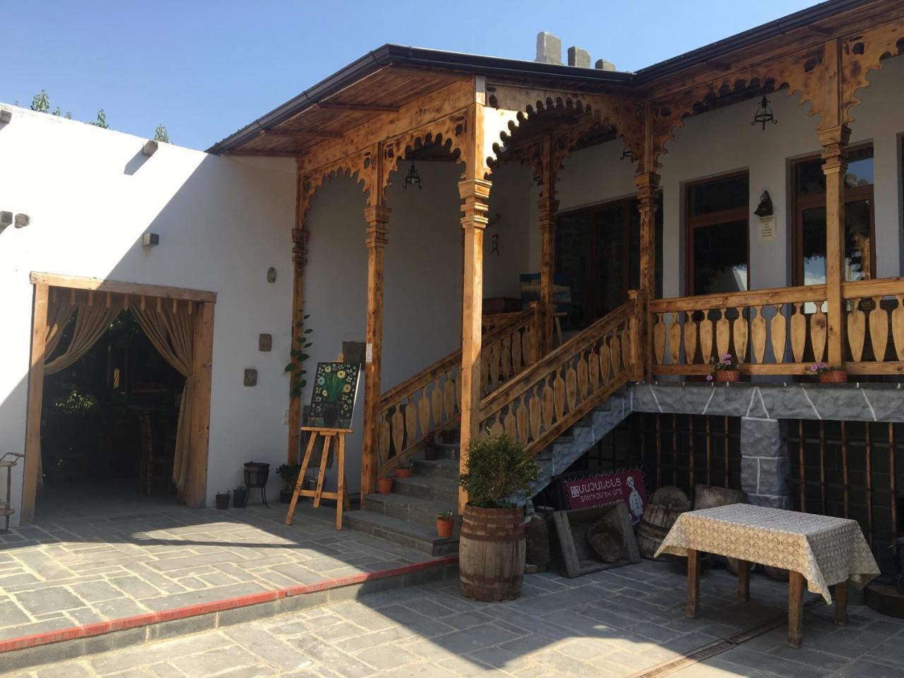 Machanents Art Hotel Vagharshapat Exterior photo